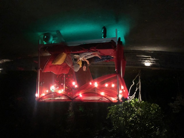 Lights! Front headlights, ground lights, chain at curtains, spots on disco ball